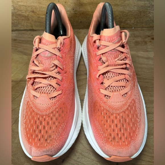 Hoka One One Mach 6 LA Womens Size 7.5 Running Shoes Sneakers Guava White - Picture 5 of 14